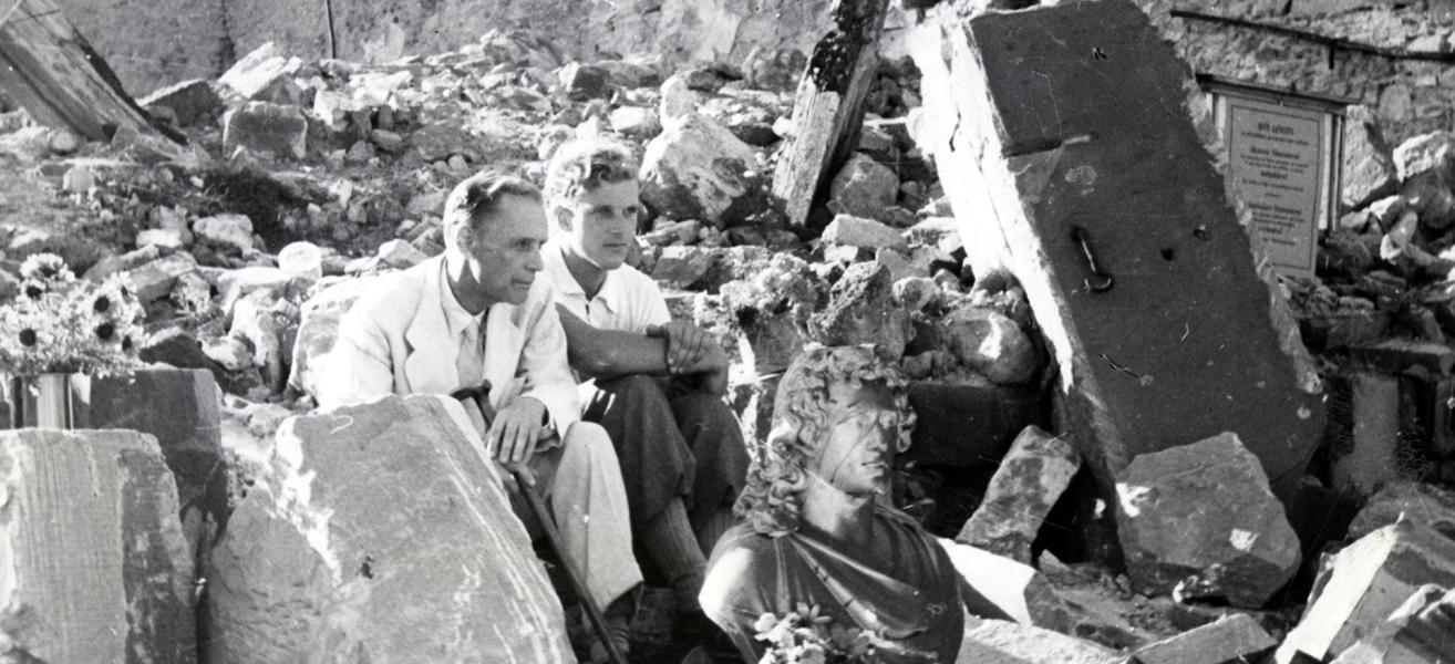 vitrine 1 beutler und sohn in ruine gh 1945